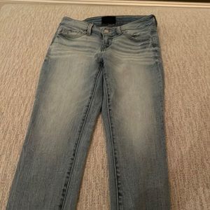 These are Buckle Jeans. They are size 25 and Light wash.
